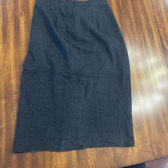 Grey Skirt (high/low) - Picture 5 of 7